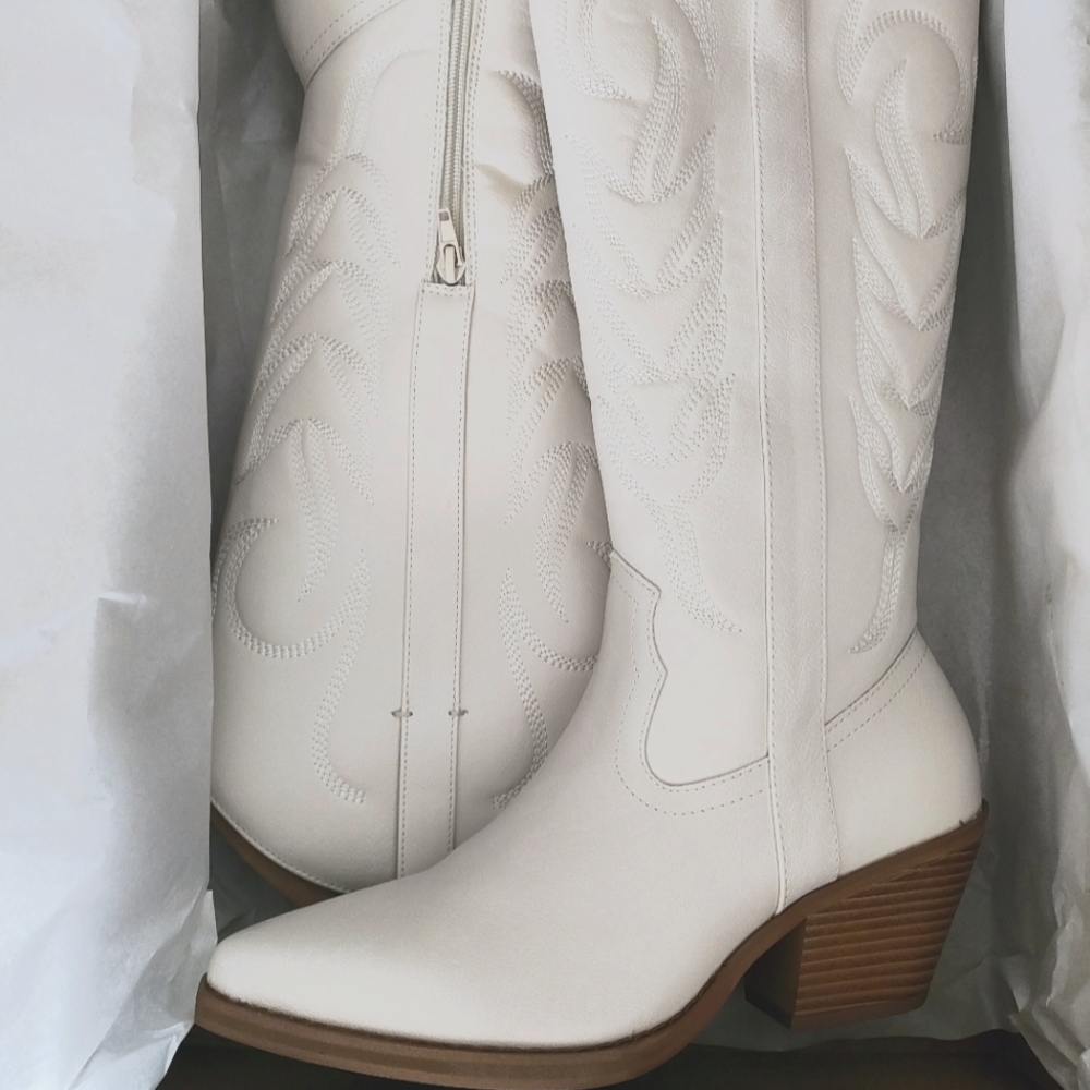 Coconuts by Matisse Dixie White cowgirl boots size 7.5